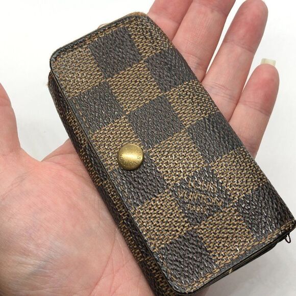 Louis Vuitton Brown Damier Leather 4 Key Case **WITH DAMAGES - Picture 11 of 11